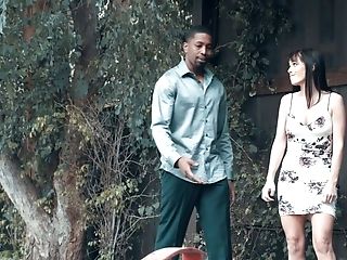 Black Man Entices And Fucks Milky Cougar Alana Cruise On The First-ever Date